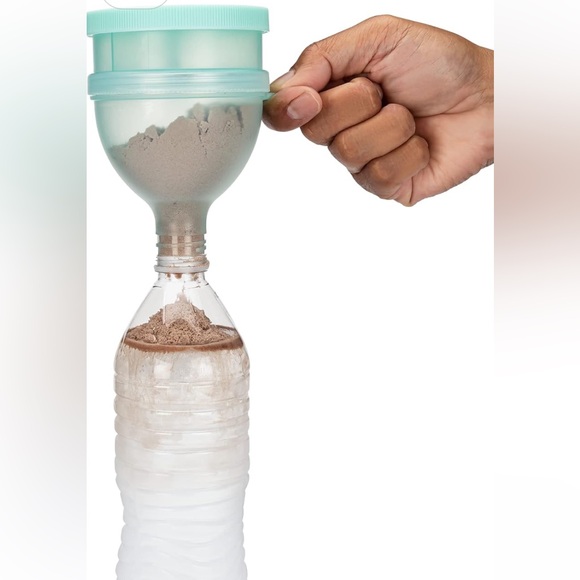 Hydra Cup 4 Pack Funnels for Filling Water Bottles with Protein Powder New - Picture 3 of 8